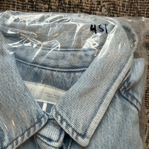 Zara denim puff sleeve button up shirt • size large - Picture 8 of 8
